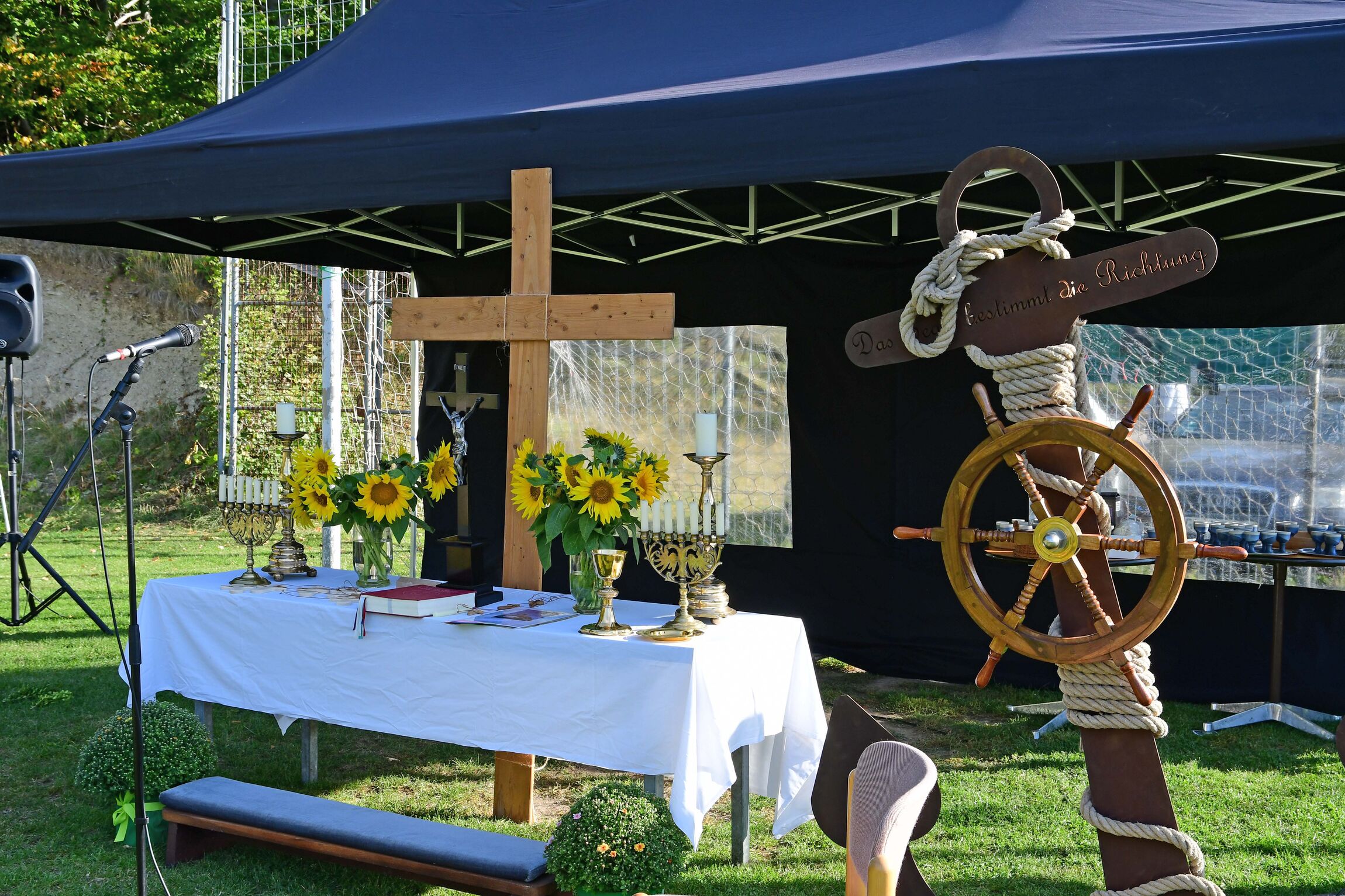 Altar und Anker zur Konfirmation