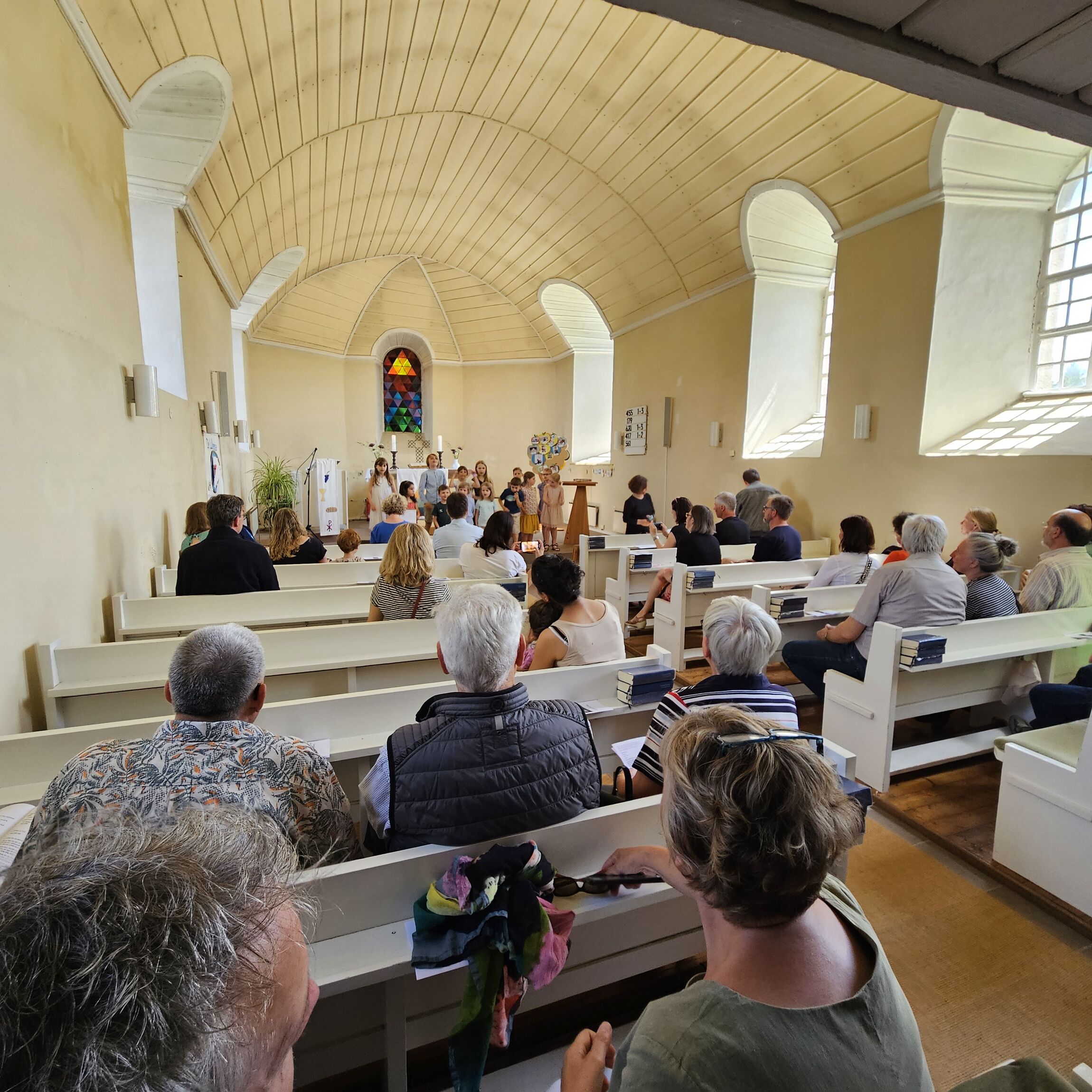Minisänger und KiSiGru - Andacht in Klein Lengden (Foto: L. Heinke)