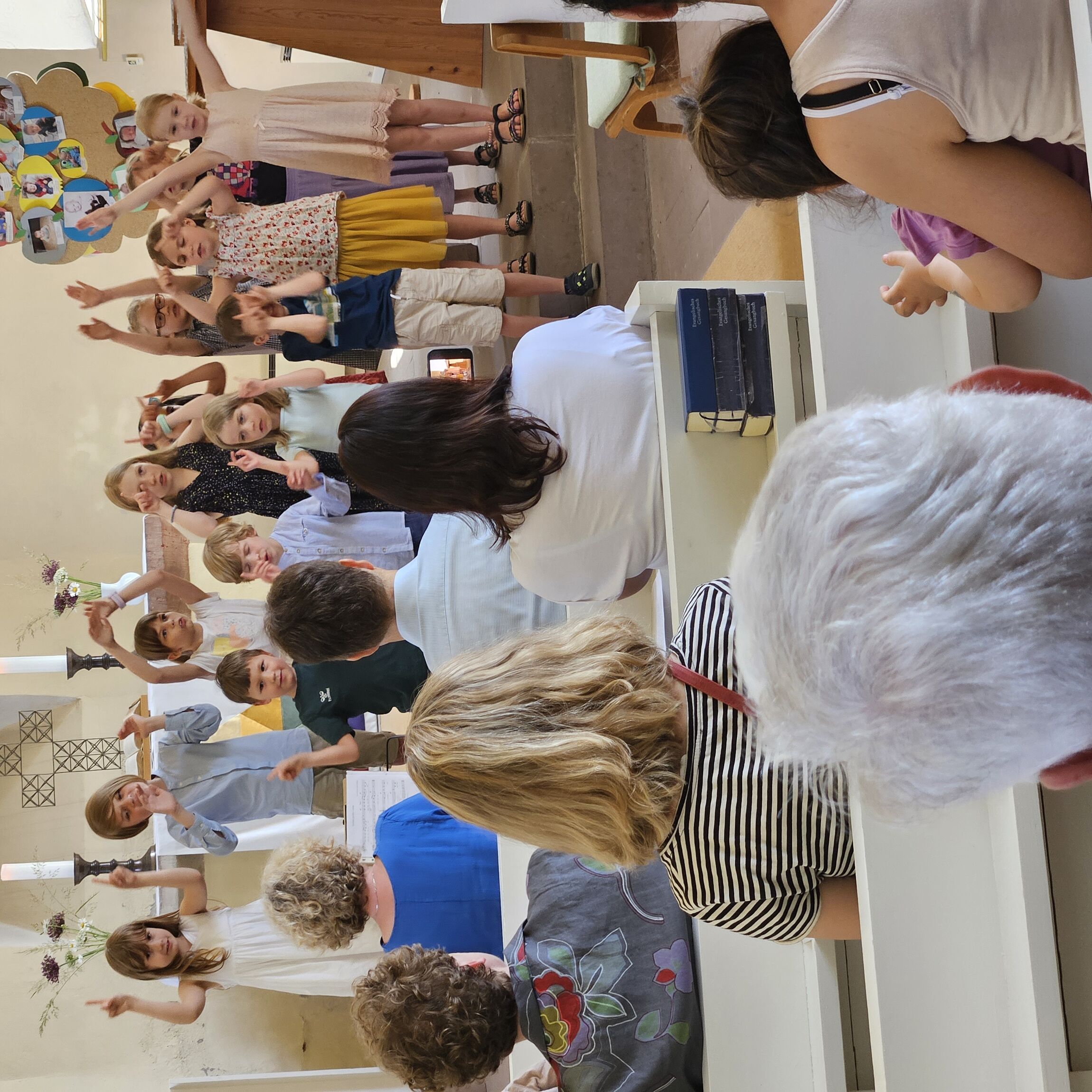 Einfach Spitze...Minisänger und KiSiGru (Foto: L. Heinke)