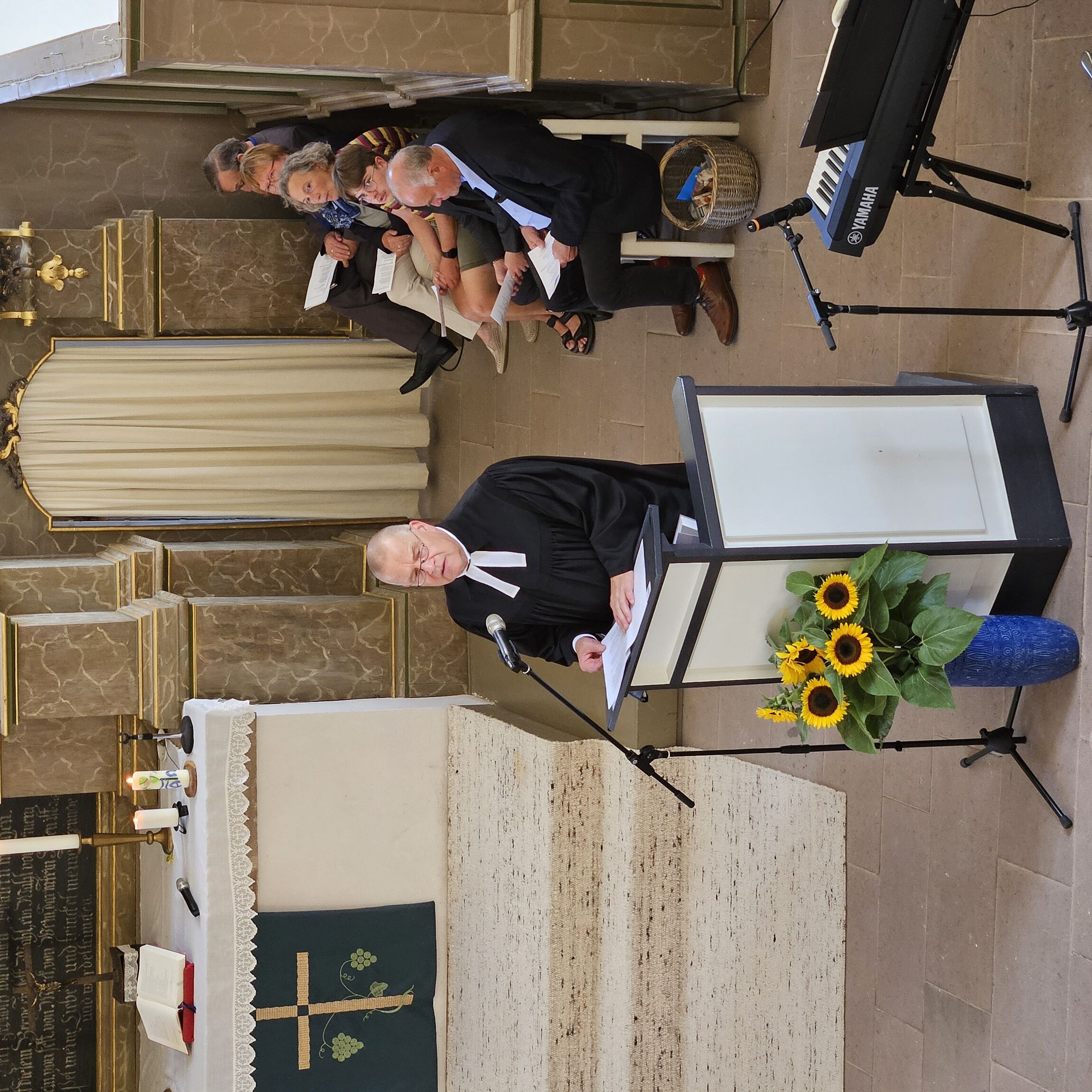 Pastor Gerdes bei seiner Abschiedspredigt (Foto: L. Heinke)