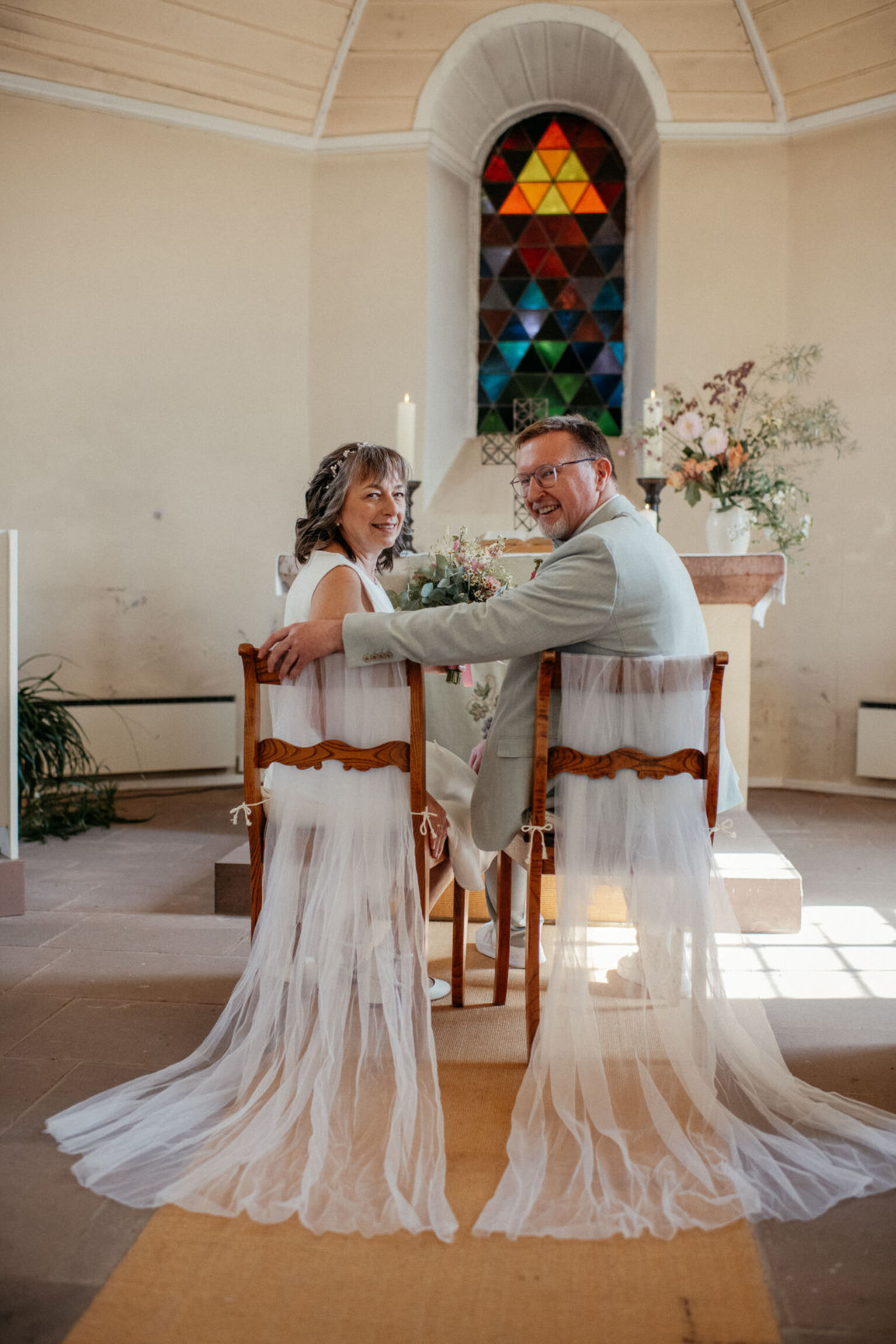 Vor dem Altar (Foto: Rosalie Freimann)