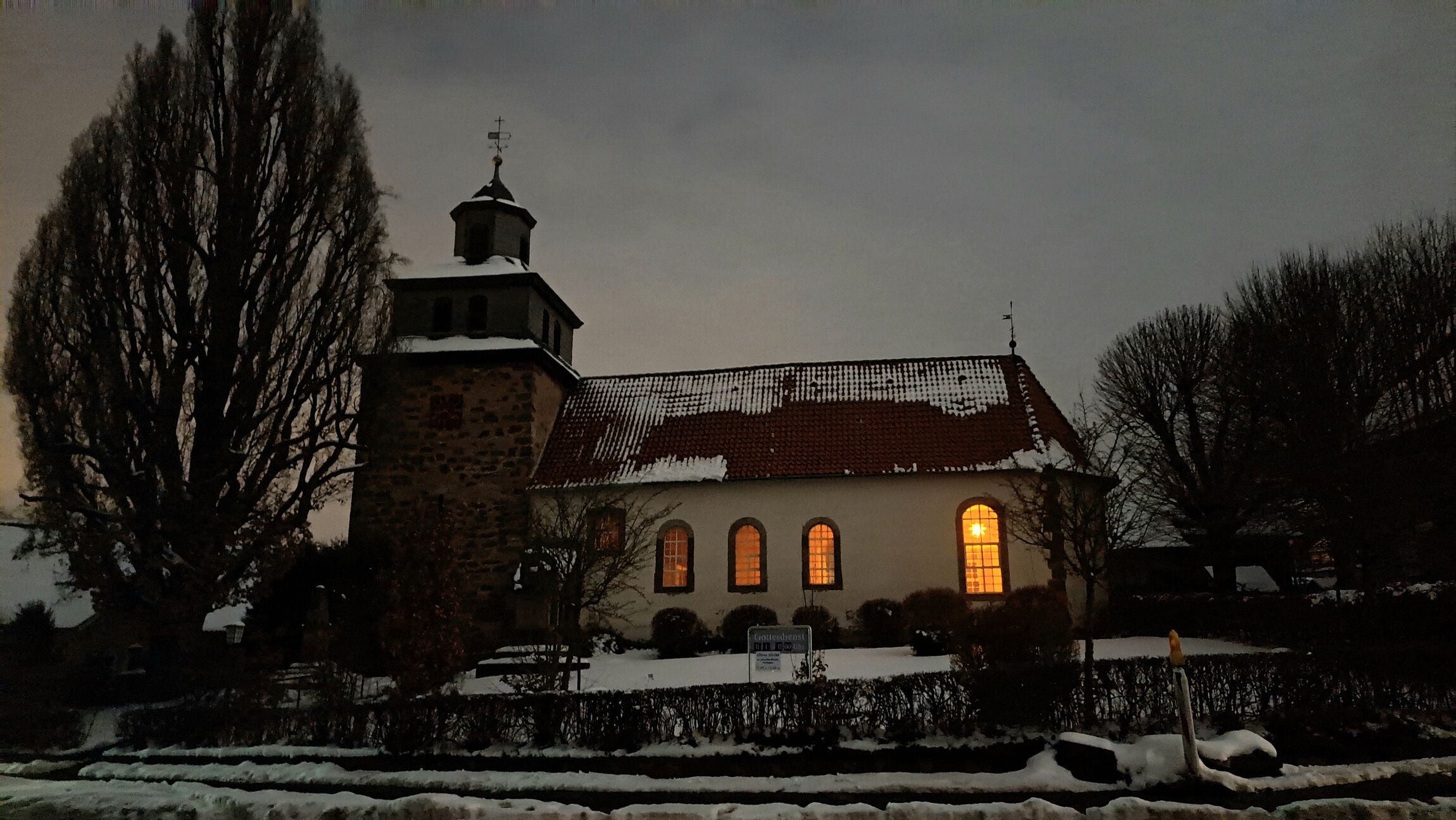 Kirche am Abend (Foto: S. Mandrella)