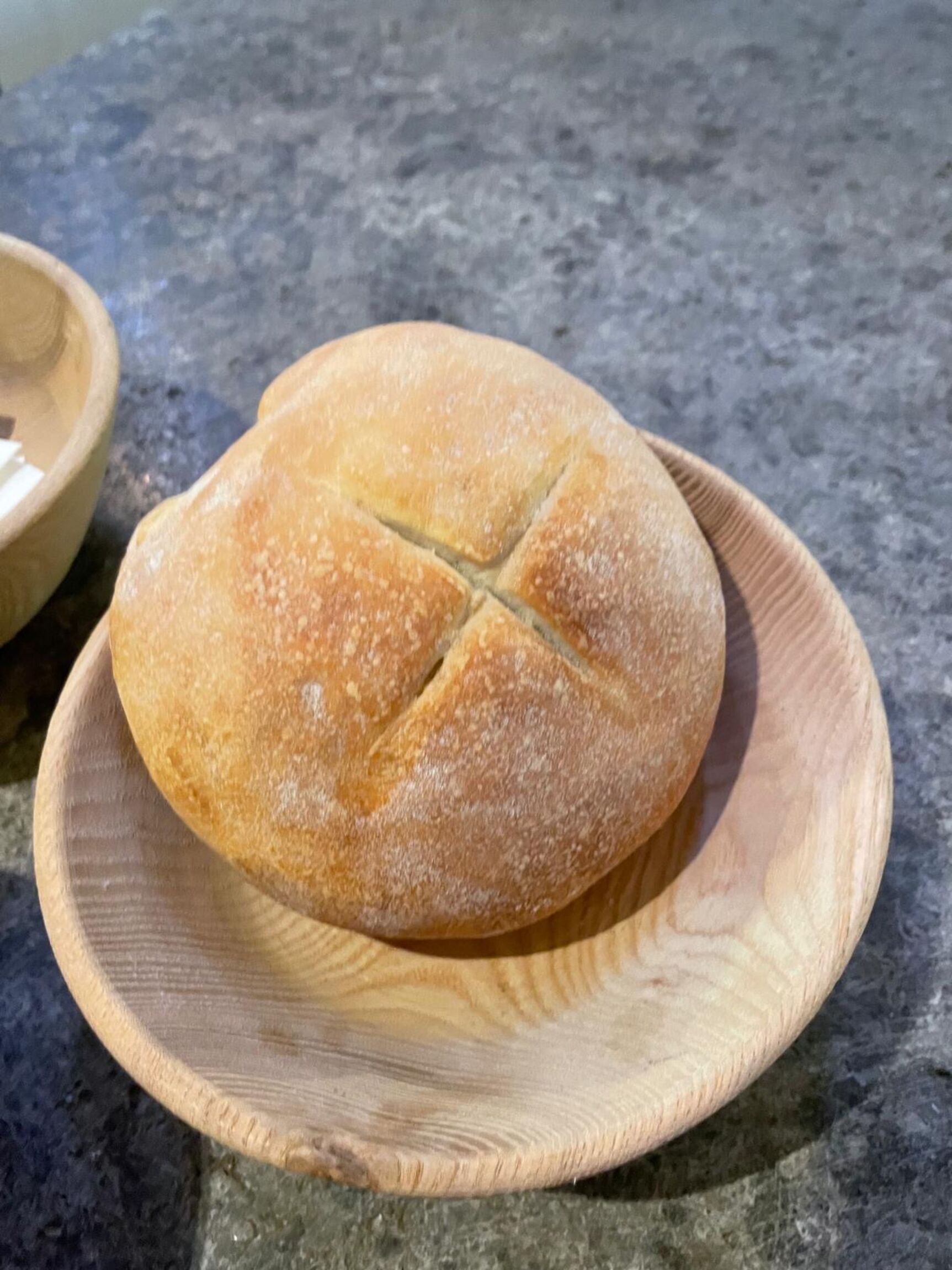 Abendmahlsbrot aus der Christophorus-Gemeinde, Brotlaib, rund, mit Kreuz