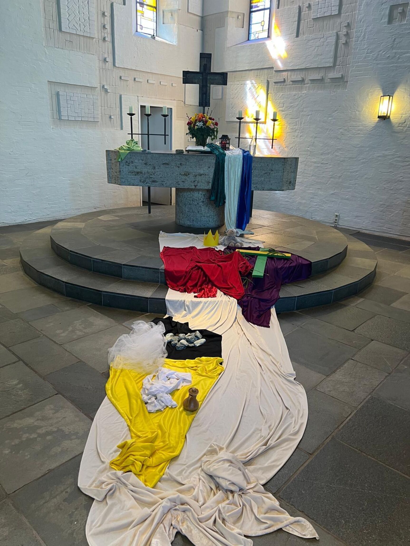 Bodenbild Familiengottesdienst Ostern
