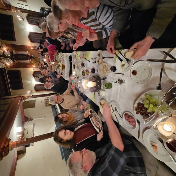 Speisen, Getränke, Gespräche II (Foto: L. Heinke)