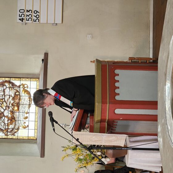 Prädikantin Raupach bei der Predigt