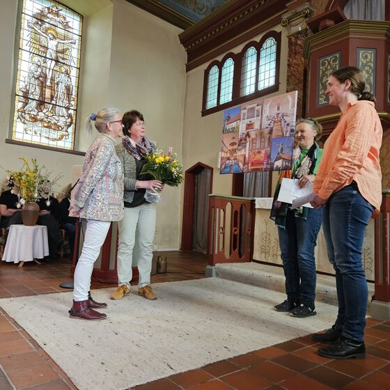 Zur Erinnerung an die beiden Kirchen (Foto: L. Heinke)