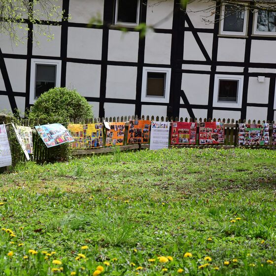 Plakate und Listen aus vielen Jahren (Foto: I. von der Heyde)