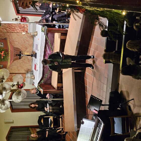 Prädikantin Ilona Raupach begrüßt (Foto: Lutz Heinke)