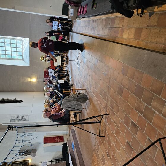 Konzentrierte Probe - der Posaunenchor (Foto: L. Heinke)