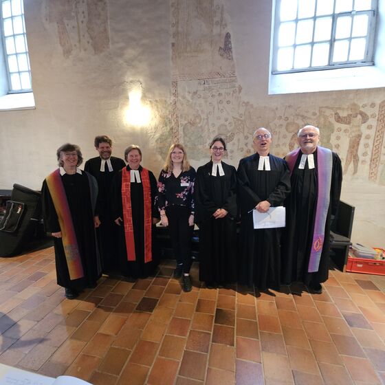 Pastorin Keske, Pastor Janssen, Pastorin Callies, Jugenddiakonin Andrecht, Pastorin Kettler, Pastor Opitz, Pastor Lönneker - haben den Gottesdienst gemeinsam gestaltet (Foto: L. Heinke)