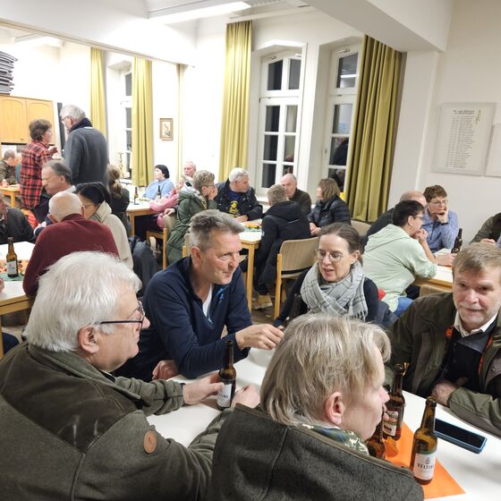 Es ist voll im Pfarrhaus (Foto: L. Heinke)