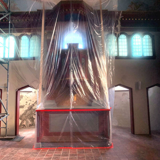 Schutz für den Altar (Foto: M. Stietenroth) 