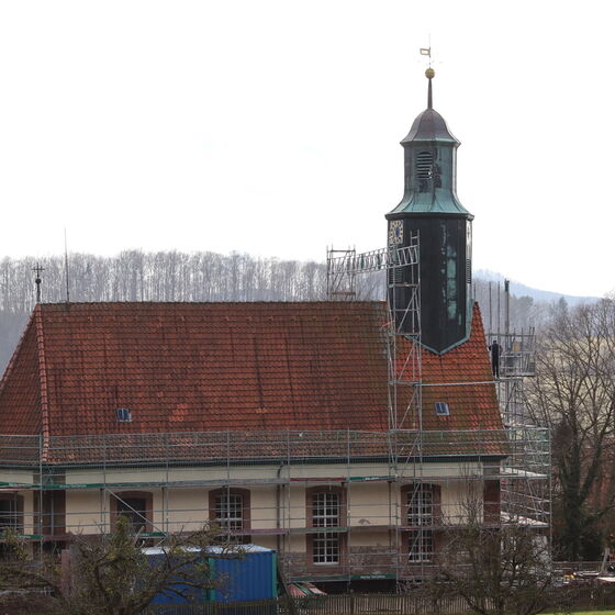 Das Gerüst wird gestellt (Foto: C. Beckermann)