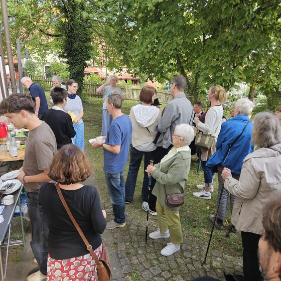 Die Veranstaltung klingt aus (Foto: L. Heinke)