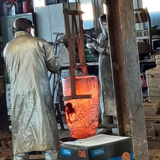 Schmelztiegel Transport