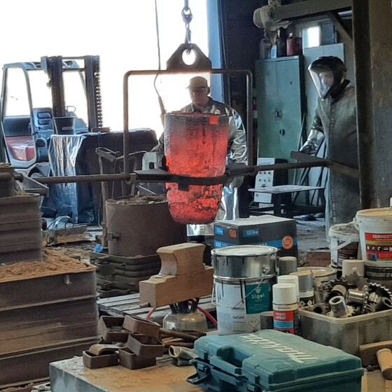 Schmelztiegel Transport