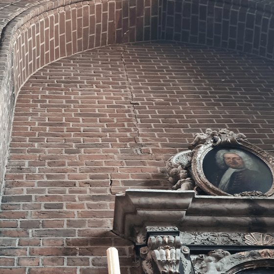 Ein Riss in der St. Nicolaikirche Lüneburg, Foto: Hueske