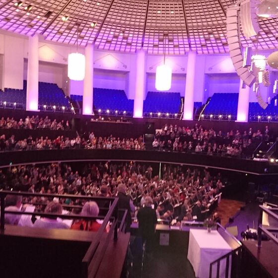 1200 Pastorinnen und Pastoren trafen sich im Kuppelsaal. Foto Jens Schulze / Landeskirche Hannovers