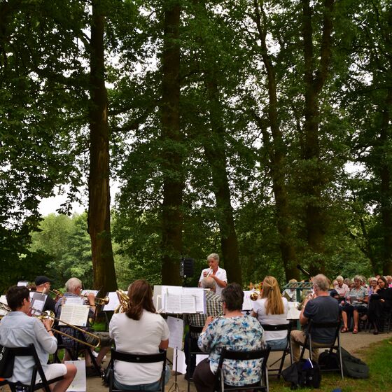 Posaunenchor und Gemeinde