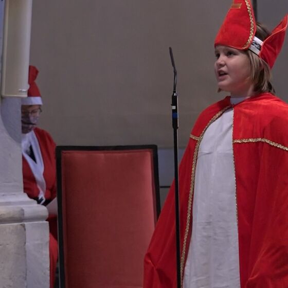 Bischof Nikolaus bittet den Kapitän um Hilfe