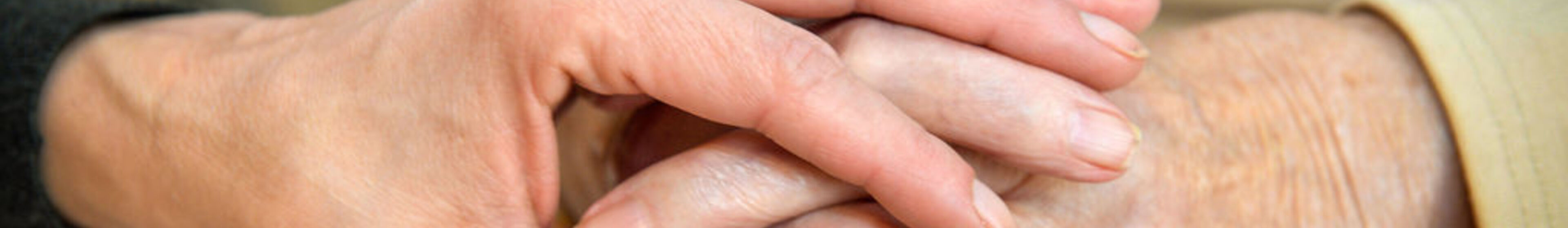 betende Hände beschützende Hände