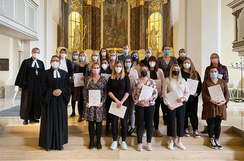 In der St.-Stephani-Kirche in Goslar erhielten 21 junge Religionslehrkräfte den Segen ihrer Kirche für den Dienst in Grund- und weiterführenden Schulen. Foto: ARPM