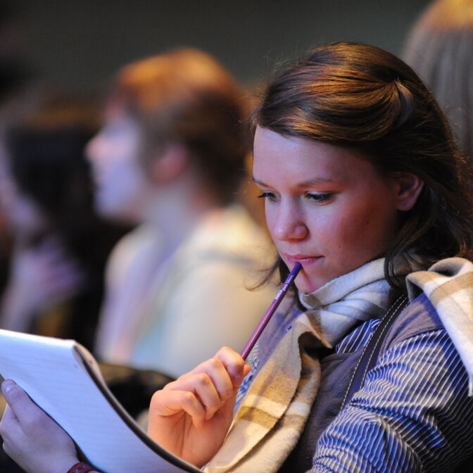 Zuhören Schülerin m. Block Schülerforum4 2008