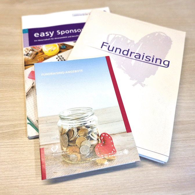 Fundraising Material, Foto: Hueske