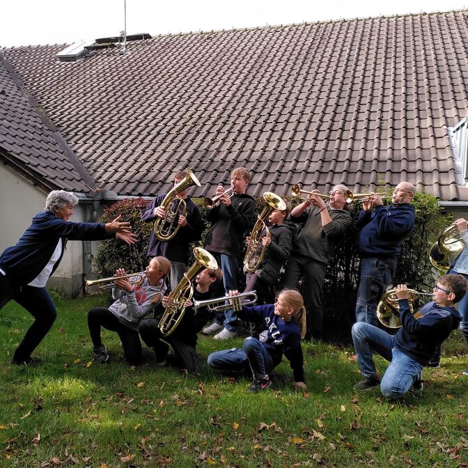 Gruppe vor Paulus Kirche